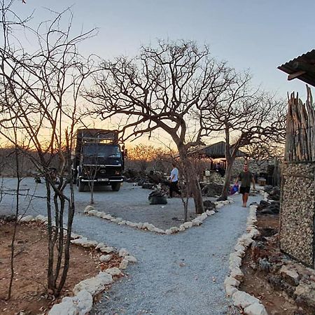 Etosha Village Campsite Okaukuejo Εξωτερικό φωτογραφία