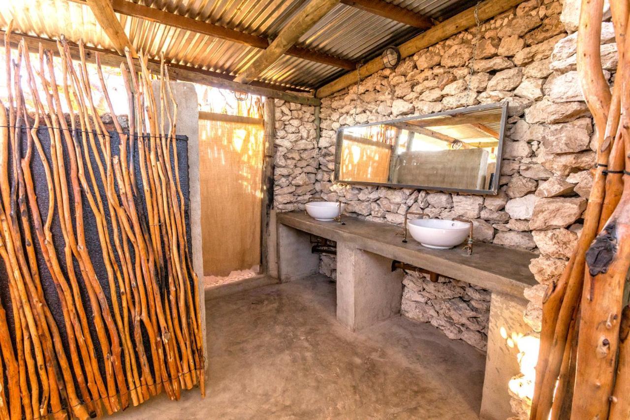 Etosha Village Campsite Okaukuejo Εξωτερικό φωτογραφία