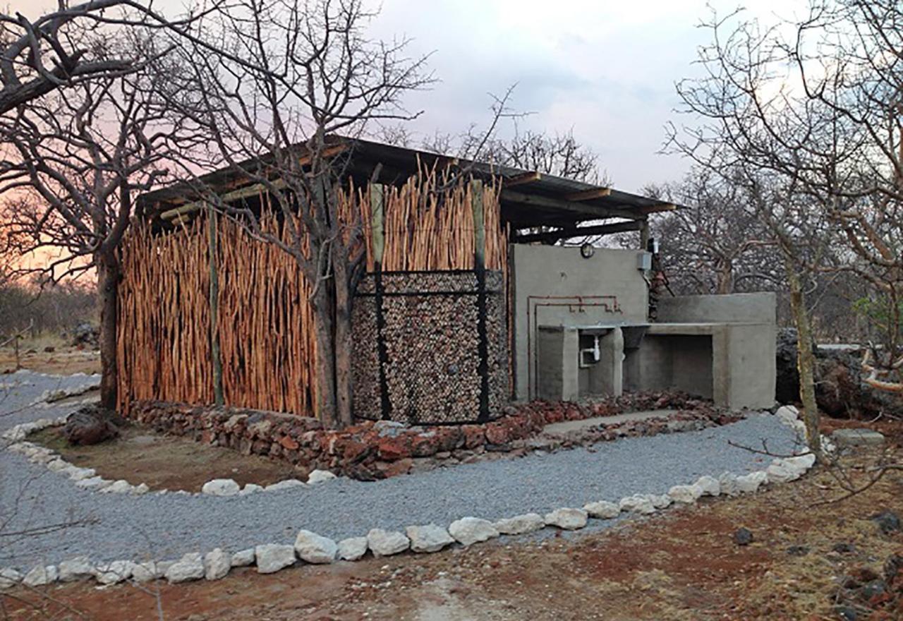 Etosha Village Campsite Okaukuejo Εξωτερικό φωτογραφία