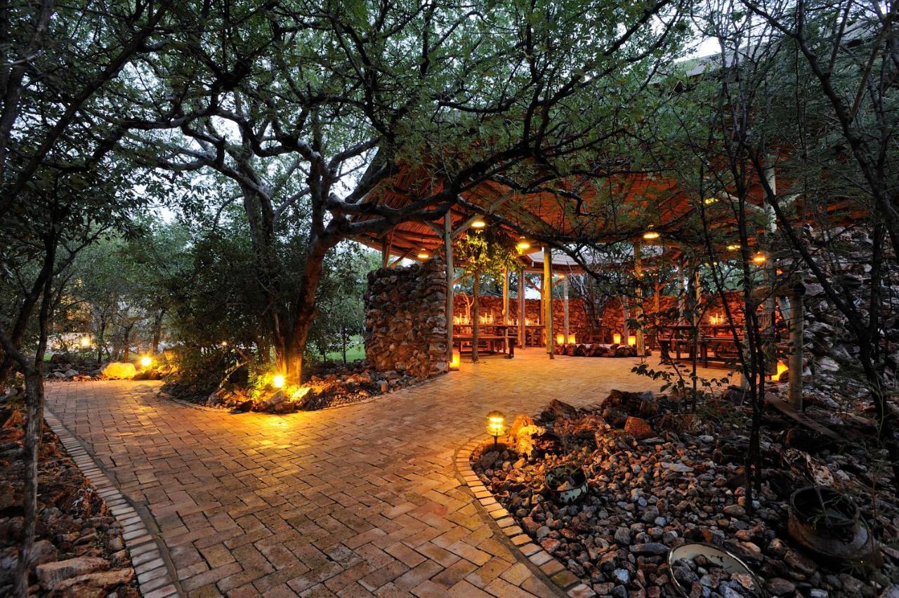 Etosha Village Campsite Okaukuejo Εξωτερικό φωτογραφία