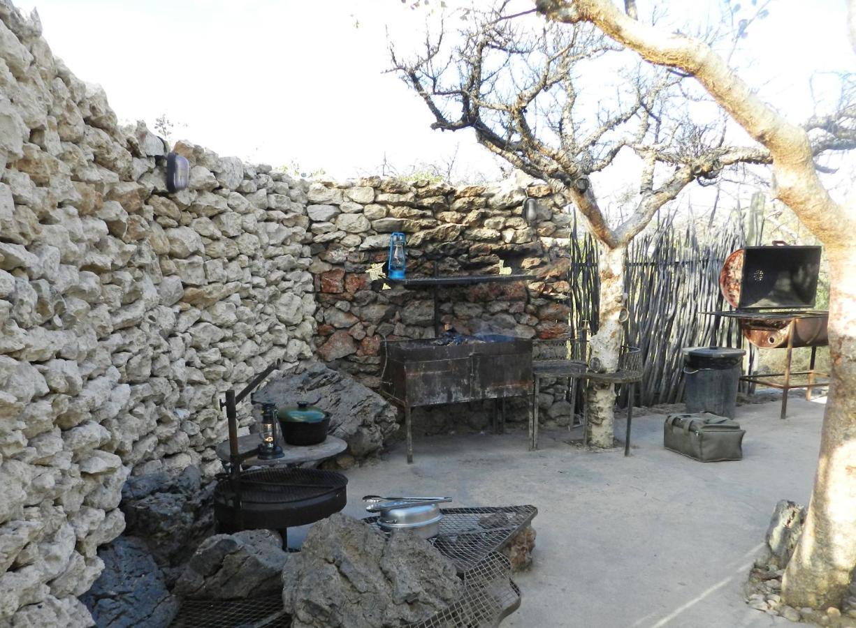 Etosha Village Campsite Okaukuejo Εξωτερικό φωτογραφία