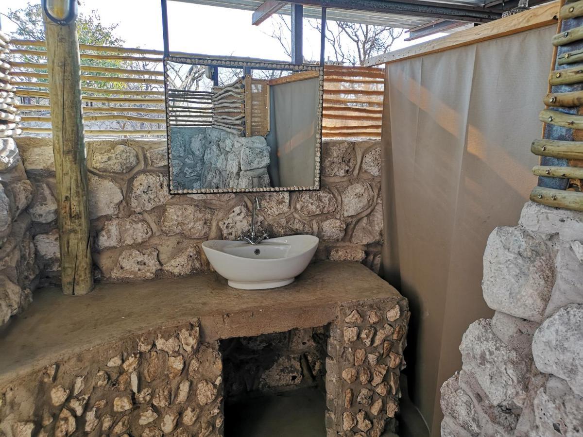 Etosha Village Campsite Okaukuejo Εξωτερικό φωτογραφία