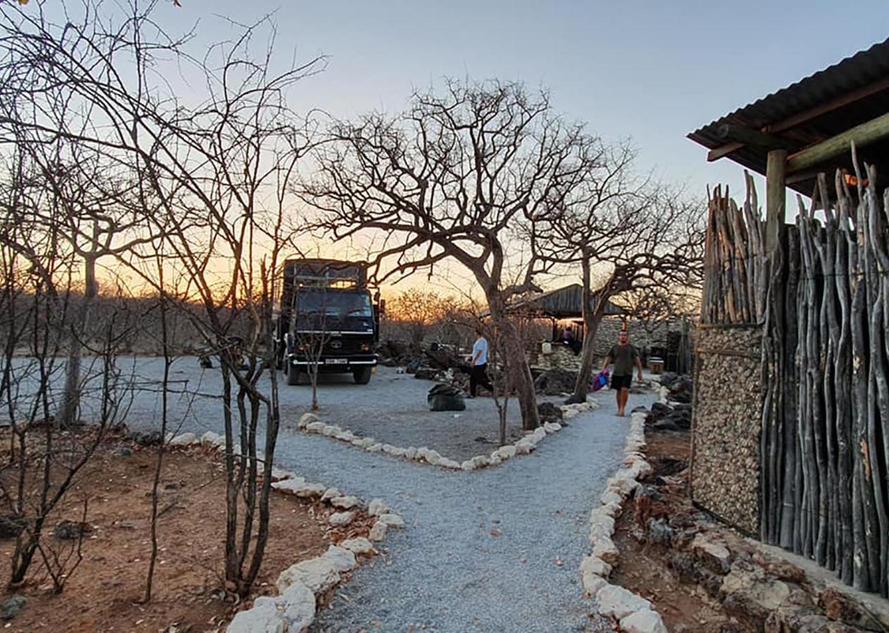 Etosha Village Campsite Okaukuejo Εξωτερικό φωτογραφία